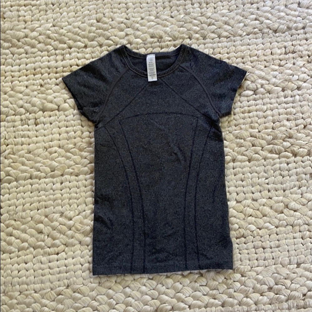 Girls size 8 gray ivivvia top!